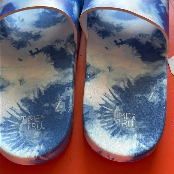 NWT TIME & TRU Blue and White Tie-Dye Pool Slide Sandals - Picture 2 of 6